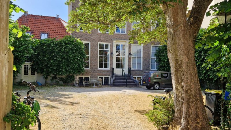 plein trou moet blijcken plein trou moet blijcken